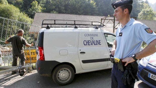 Francouzská policie zablokovala přístup k místu, kde došlo k masakru