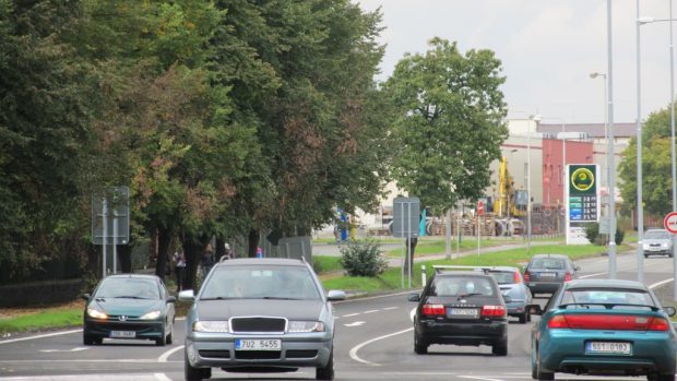 Silnice mezi Kutnou Horou a Kolínem znovu ožila automobilovým provozem