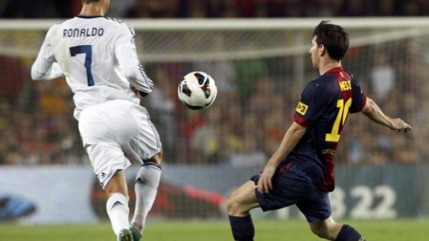 Lionel Messi  z Barcelony(vpravo) a Cristiano Ronaldo z Realu Madrid