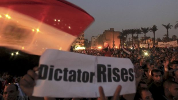 Odstoupení egyptského prezidenta Mohammeda Mursího žádali účastníci další masové demonstrace v Káhiře