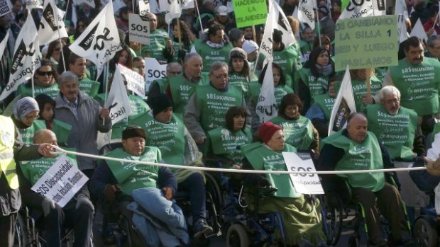 V Madridu proti škrtům protestovali zdravotně postižení