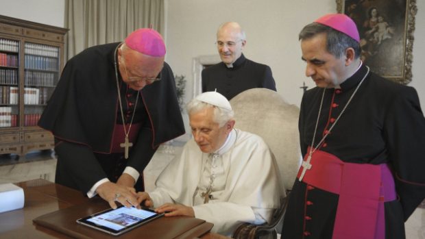 Papež Benedikt XVI. má účet na Twitteru