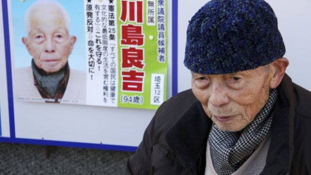 Nejstarší kandidát japonských parlamentních voleb, 94letý Rjokiči Kawašima