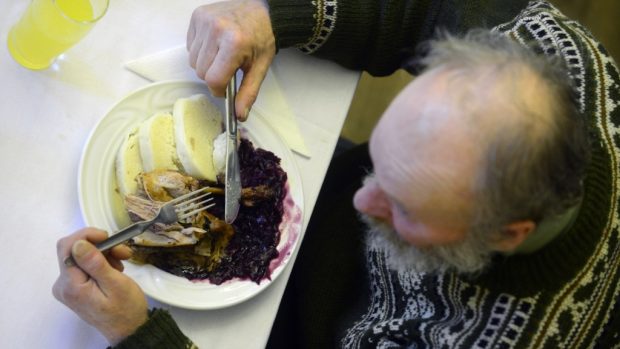 Špatné stravovací návyky starším lidem škodí – psychicky i fyzicky