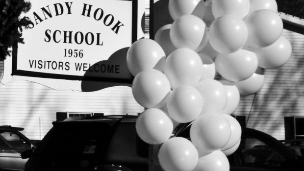 Děti z Newtownu se poprvé od masakru ve škole Sandy Hook vrací do lavic