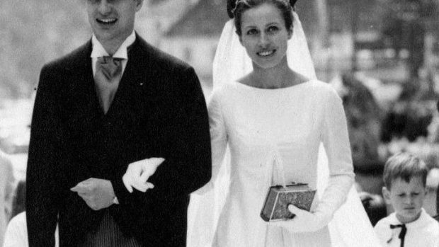 Snímek z první svatby Schwarzenbergových
