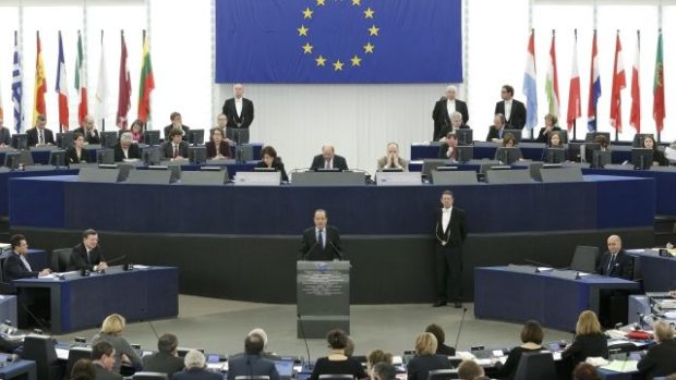 Francouzský prezident Francois Hollande na svém prvním projevu v Evropském parlamentu
