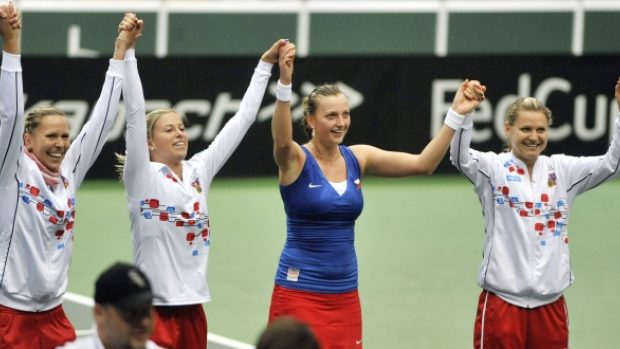 České tenistky se radují z postupu do semifinále Fed Cupu