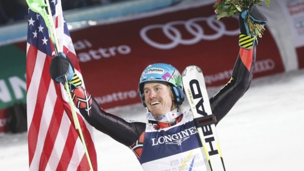 Americký lyžař Ted Ligety slaví druhé vítězství na mistrovství světa ve Schladmingu