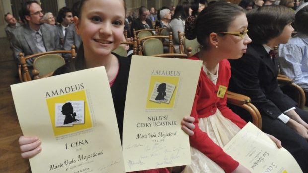 Vítězka Marie Viola Mojzešová díky vítězství získá možnost vystoupit v příští sezoně s Filharmonií Brno