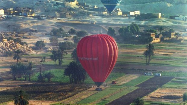 Lety balonem nad egyptským Luxoxem jsou u turistů oblíbené (archivní foto)