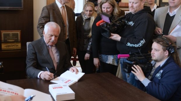 Bývalý prezident Václav Klaus představil knihu Václav Klaus - Deset s podtitulem Deset projevů prezidenta Václav Klause ke státnímu svátku 28. října.