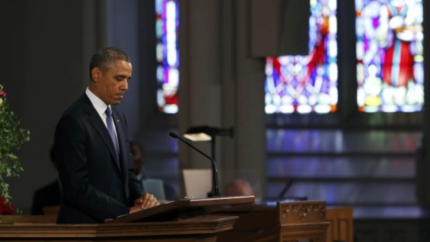 Prezident USA Barack Obama v bostonské katedrále během projevu za oběti pumového útoku při maratonu