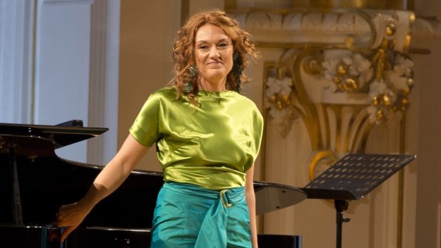 Světově uznávaná mezzosopranistka Magdalena Kožená vystoupila v komorním písňovém programu ve Španělském sále Pražského hradu