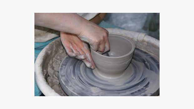 Výroba keramiky (ilustrační foto)