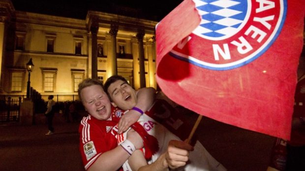 Fanoušci Bayernu Mnichov slaví vítězství v Lize mistrů