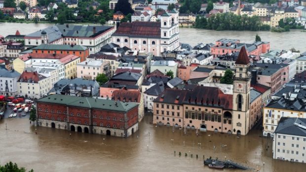 Dunaj v Pasově stoupá na stoleté maximum