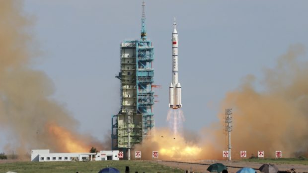 Start čínské rakety Šen-čou 10