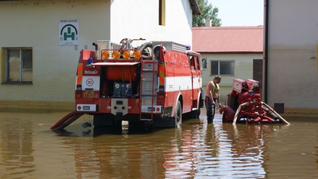 Hasiči na Litoměřicku pomáhají po povodních. Litoměřice 12.6.