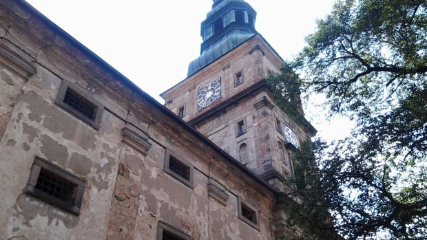 Klášter v Plasích - hodinová věž barokní sýpky