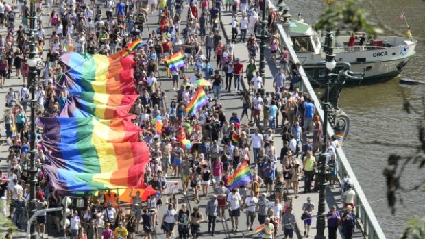 Centrem Prahy už potřetí prošel pochod hrdosti homosexuálů Prague Pride