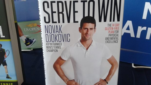 Novak Djoković propaguje svoji novou knihu