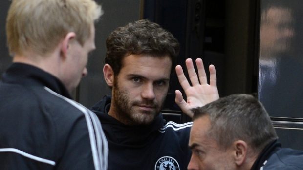 Juan Mata po příletu do Prahy