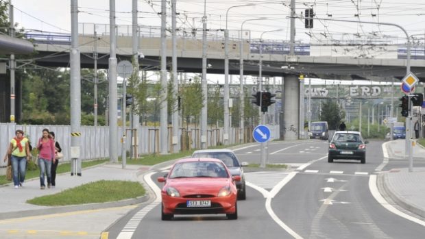 V Ostravě byla otevřena prodloužená Porážková ulice, která povede k obchodnímu centru Nová Karolina