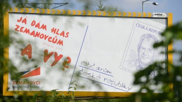 Předvolební billboard Strany práv občanů-zemanovců (SPOZ) s tváří prezidenta Miloše Zemana v Praze-Letňanech.