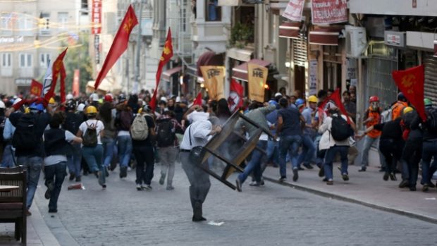 Turci opět protestují proti policejnímu násilí i zvůli úřadů