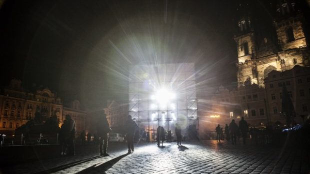 Světelné divadlo na Staroměstském náměstí se teprve chystá