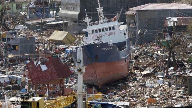 Tajfun Haiyan zdevastoval pobřeží u filipínského města Tacloban