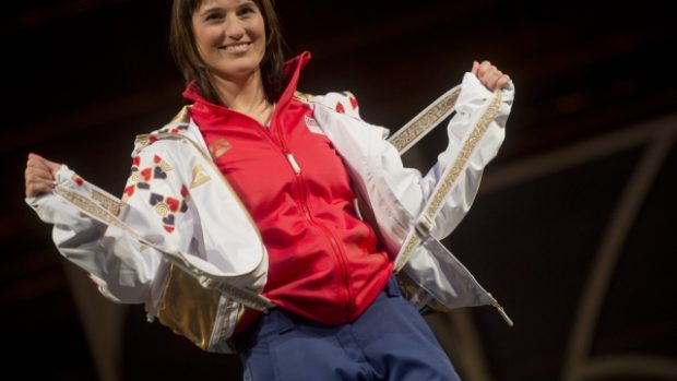 Akrobatická lyžařka Nikola Sudová představila v pražském Obecním domě oblečení sportovců pro zimní olympijské hry v Soči 2014