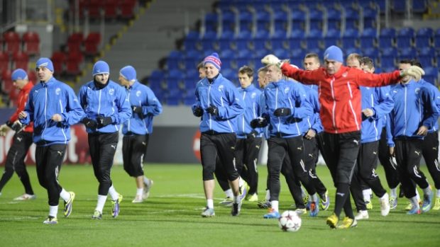 Plzeňští fotbalisté na pondělním tréninku před duelem s CSKA