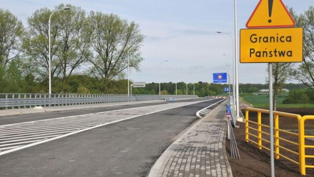Most na mezinárodním tahu číslo 35 mezi Hrádkem nad Nisou a Polskem