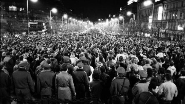 Demonstrace na Václavském náměstí v Praze u příležitosti 20. výročí upálení Jana Palacha (Palachův týden)
