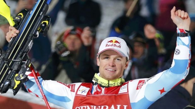Alexis Pinturault se raduje ze superkombinačního vítězství v Kitzbühelu