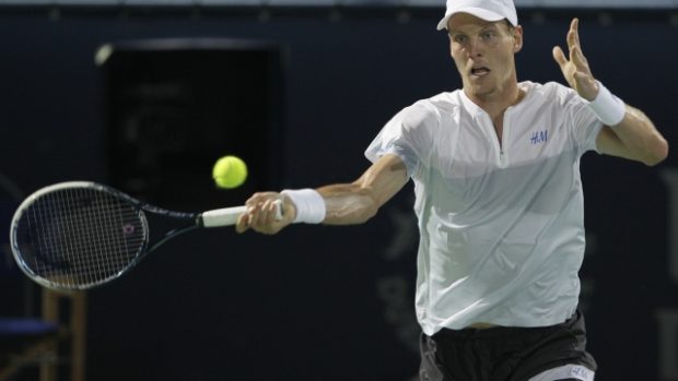 Tomáš Berdych sice ve finále turnaje v Dubaji podlehl Rogeru Federerovi, v žebříčku ATP se ale posunul na páté místo