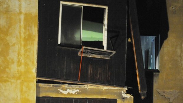 Plyn zničil byt ve druhém patře domu v Karlově ulici v Plzni