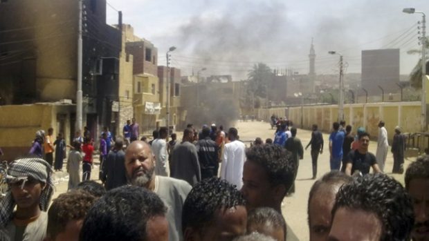 Asi dvacet pět lidí zemřelo při střetu mezi znesvářenými kmeny na jihu Egypta