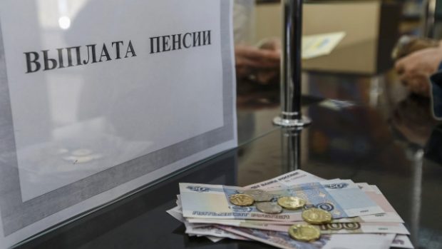 Výplata penzí na Krymu v ruských rublech