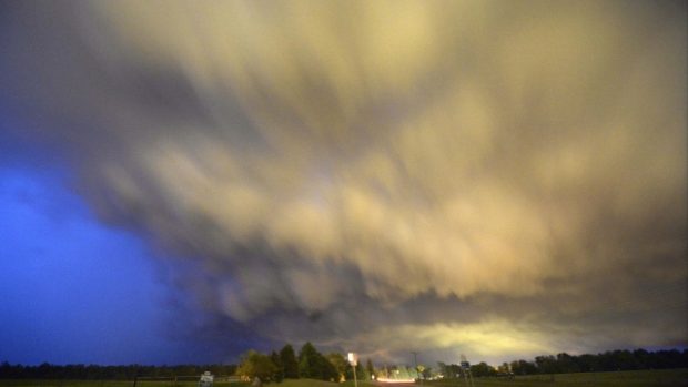 Rozsáhlý bouřkový systém přinesl tornáda do několika států USA. Arkansas, 26. 4. 2014