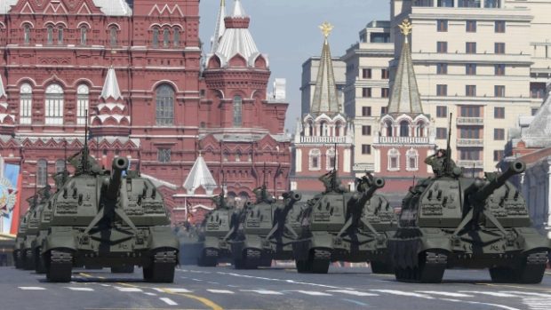 Předvedla se i nejmodernější ruská vojenská technika