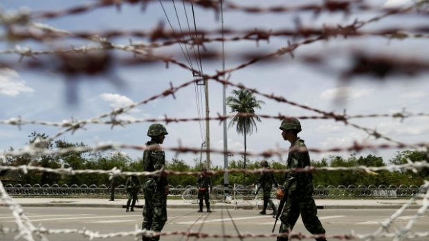 Thajská armáda vyhlásila v zemi stanné právo