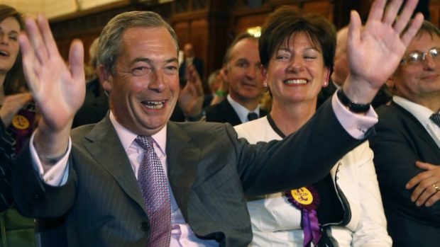 Lídr  britské populistické strany UKIP Nigel Farage