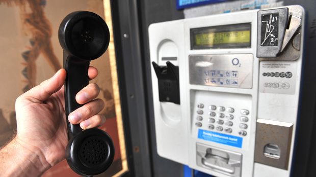 Telefonní budka, telefon, O2, veřejný telefonní automat