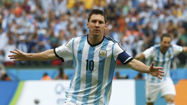 Třetí výhru Argentinců na MS režíroval kapitán Lionel Messi, proti Nigérii dal dva góly