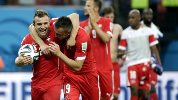 Švýcarský útočník Xherdan Shaqiri se raduje z hattricku v utkání s Hondurasem