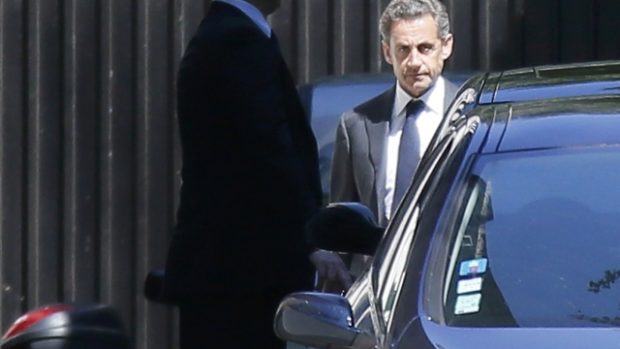 Exprezident Nicolas Sarkozy opouští svou rezidenci v Paříži
