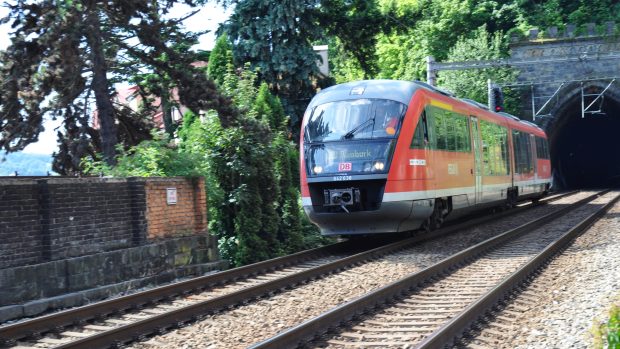 Po nové trati na Děčínsku se prohánějí německé vozy Desiro